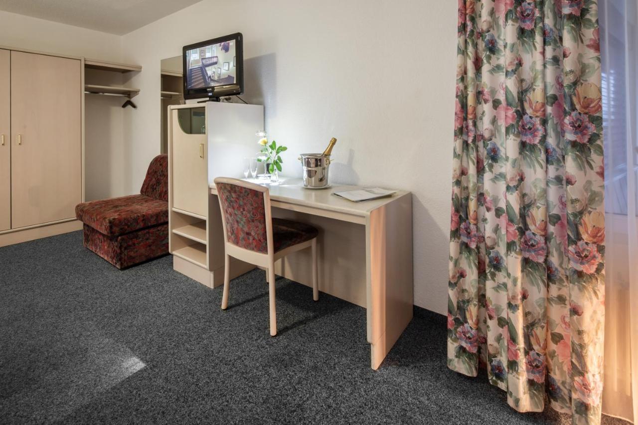 Enge Self Check-in Hotel