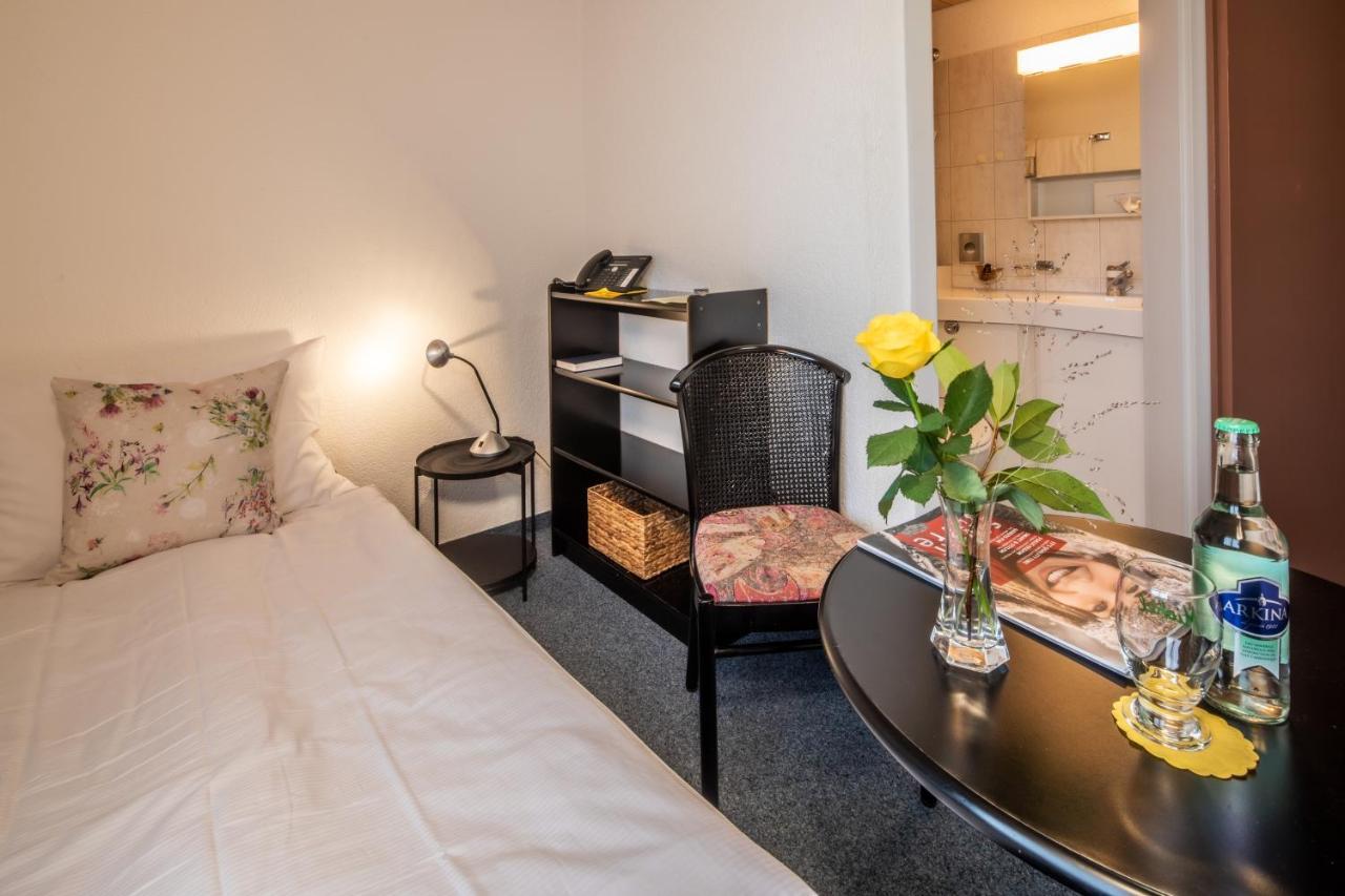 Enge Self Check-in Hotel